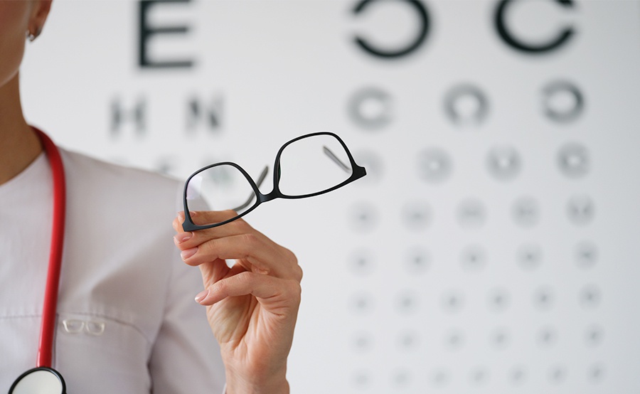 保障你的明亮未來，不可不知的視網膜修補保險